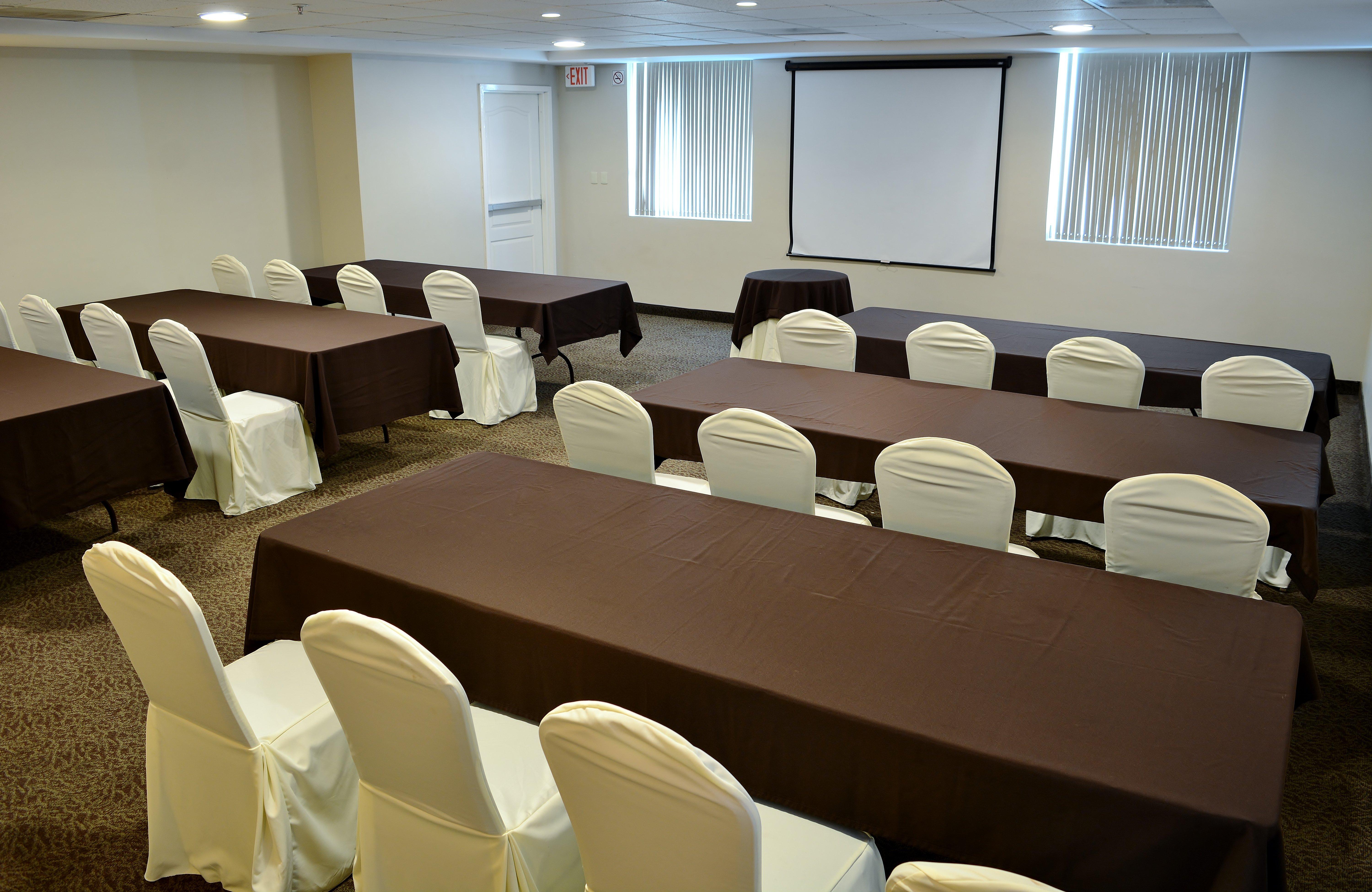 Holiday Inn Reynosa Zona Dorada Esterno foto