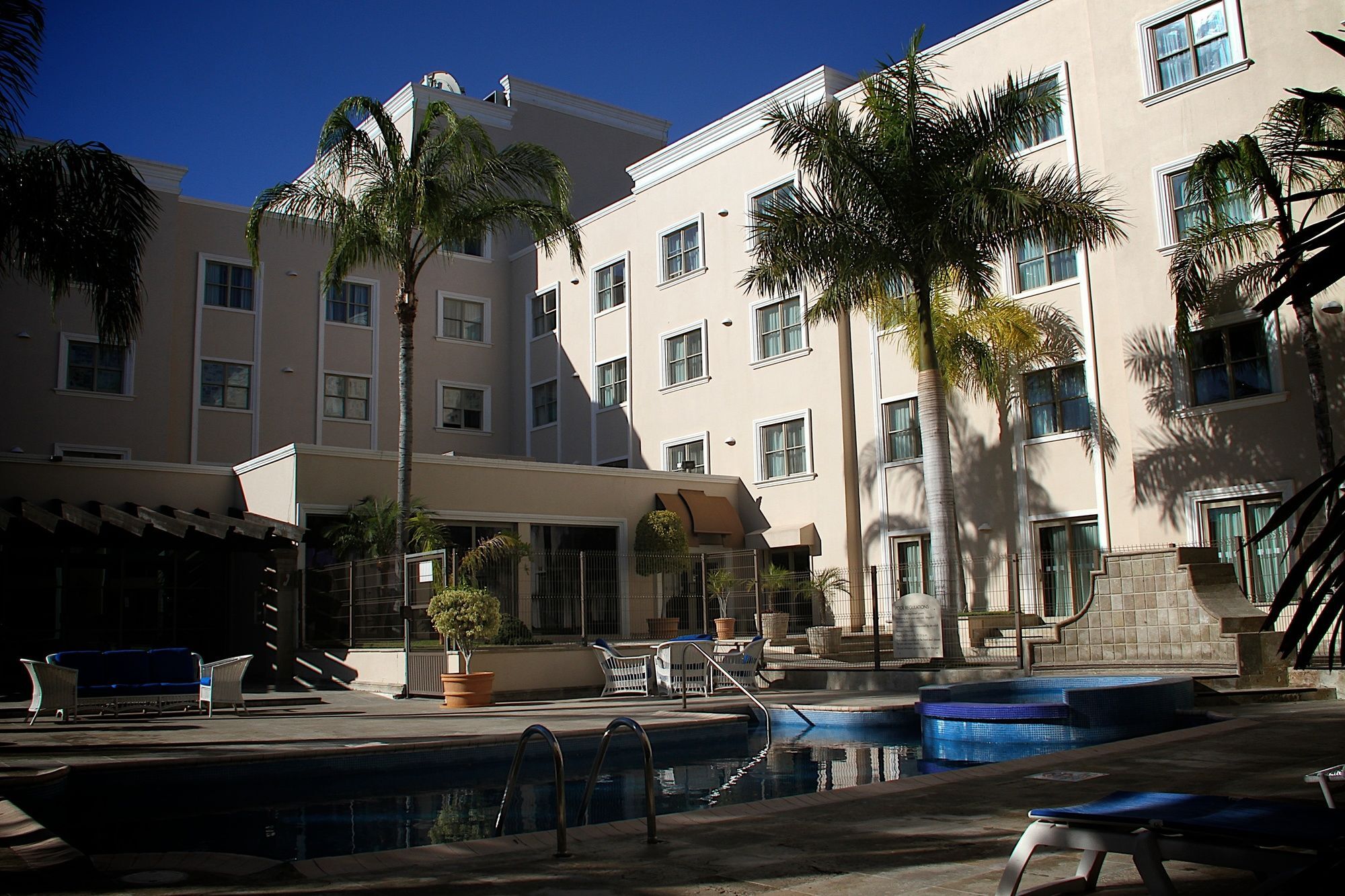 Holiday Inn Reynosa Zona Dorada Esterno foto